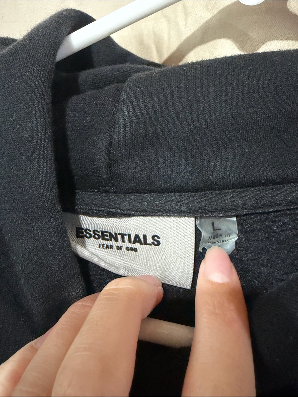 Essentials sweatshirt - Picture 2 of 3